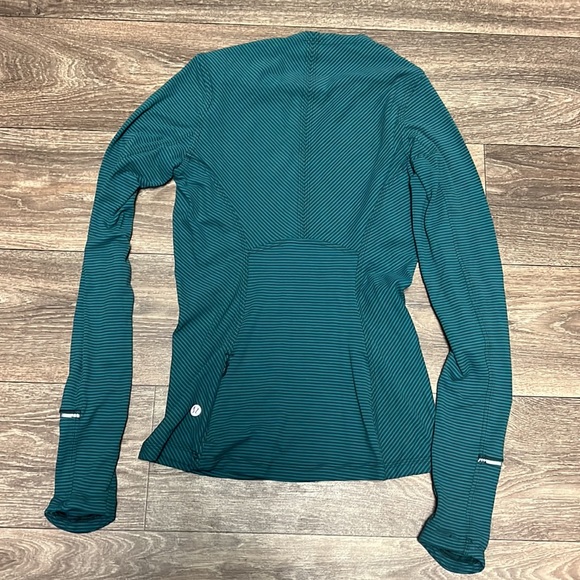 Lululemon Long Sleeve Fitted Top | Size 2 - Picture 5 of 5
